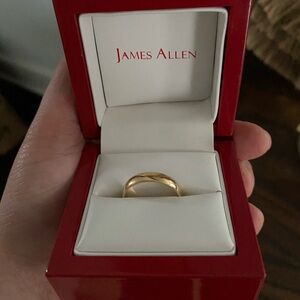 Brand new size 8.5 14K Yellow Gold 4mm Low Dome Wedding Ring